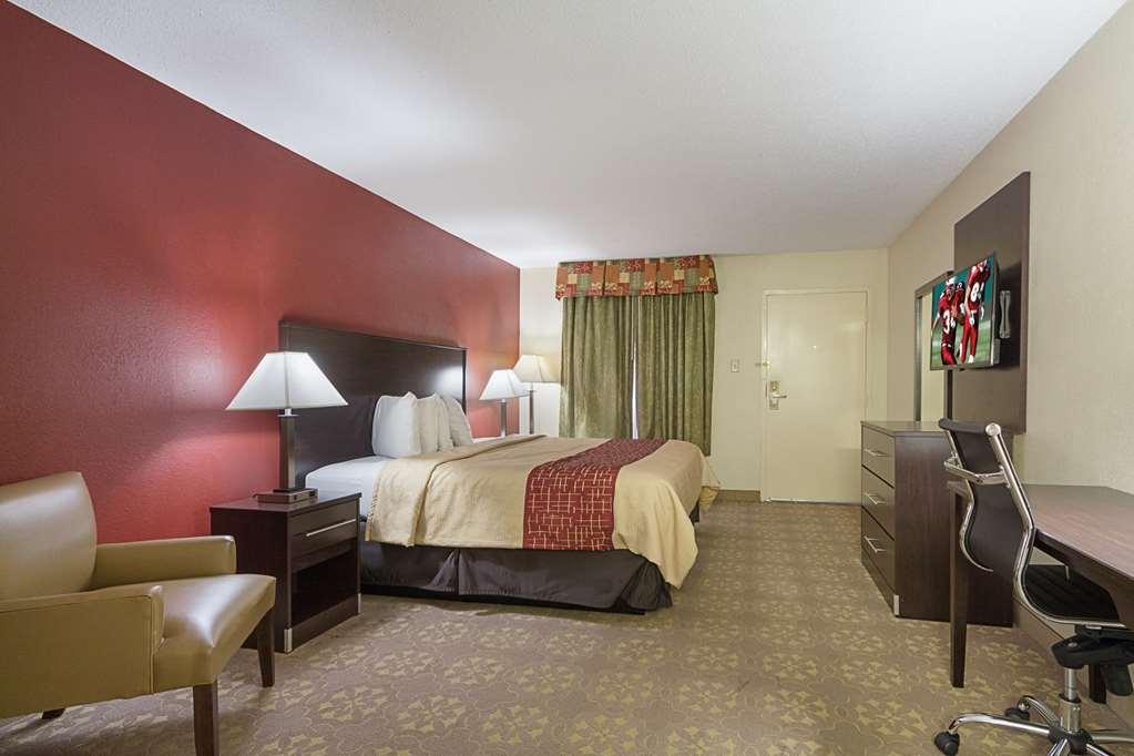 Red Roof Inn Plus+ Dallas - Адисън Стая снимка