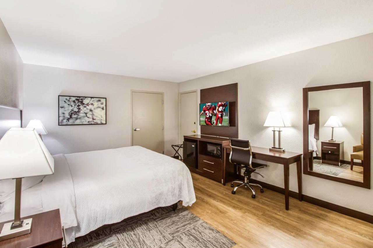 Red Roof Inn Plus+ Dallas - Адисън Екстериор снимка