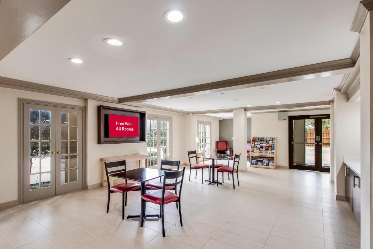 Red Roof Inn Plus+ Dallas - Адисън Екстериор снимка