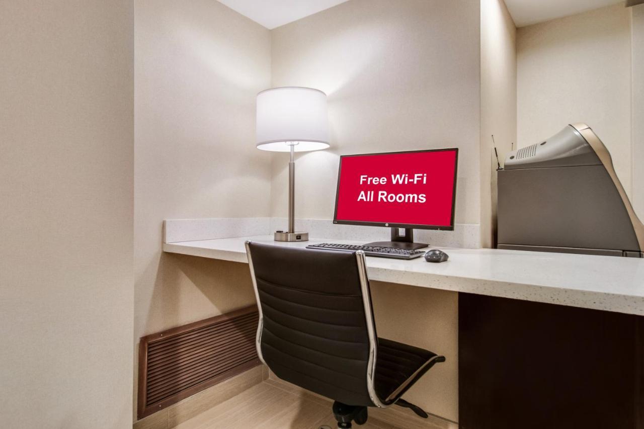 Red Roof Inn Plus+ Dallas - Адисън Екстериор снимка