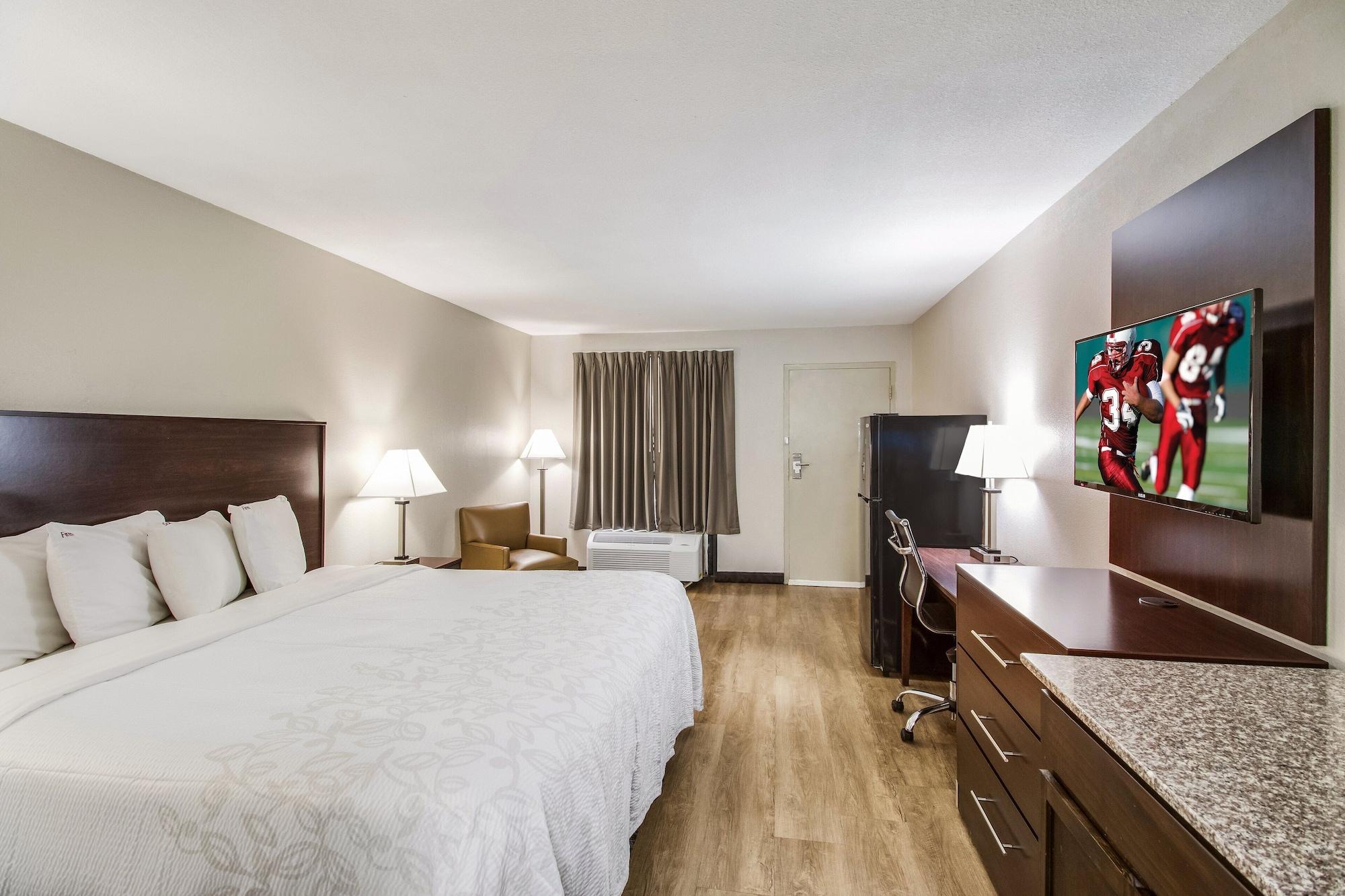 Red Roof Inn Plus+ Dallas - Адисън Екстериор снимка
