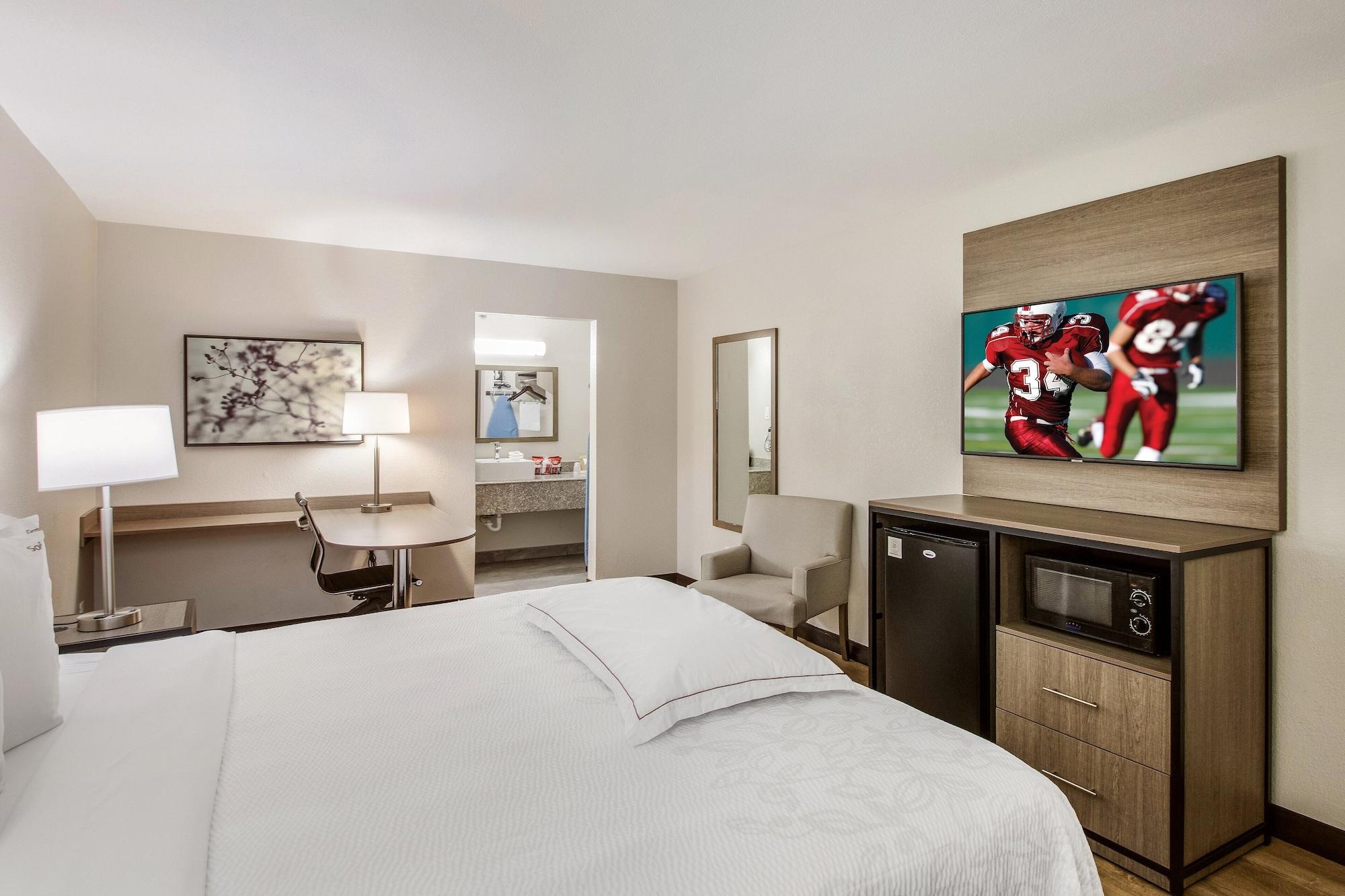 Red Roof Inn Plus+ Dallas - Адисън Екстериор снимка