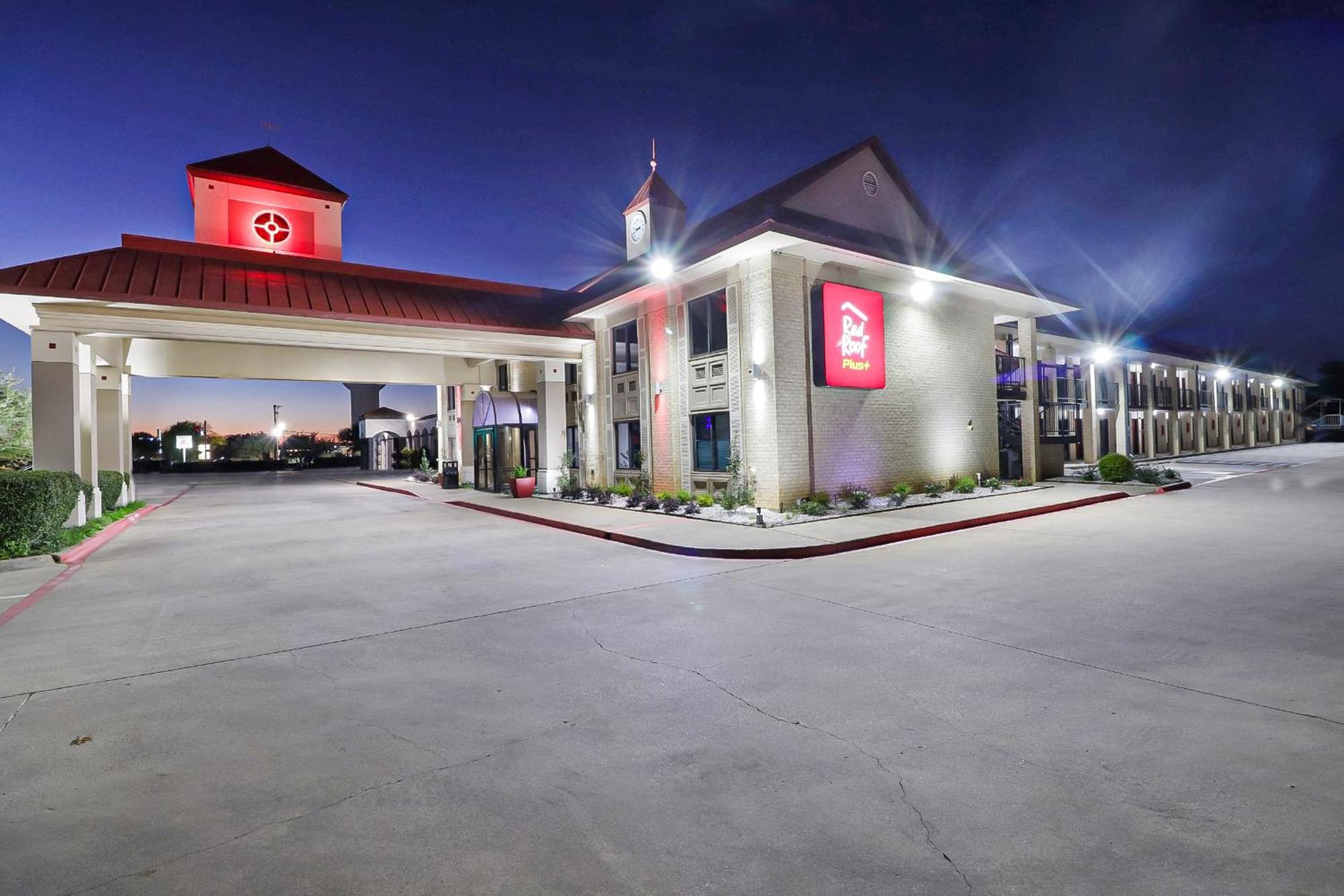 Red Roof Inn Plus+ Dallas - Адисън Екстериор снимка